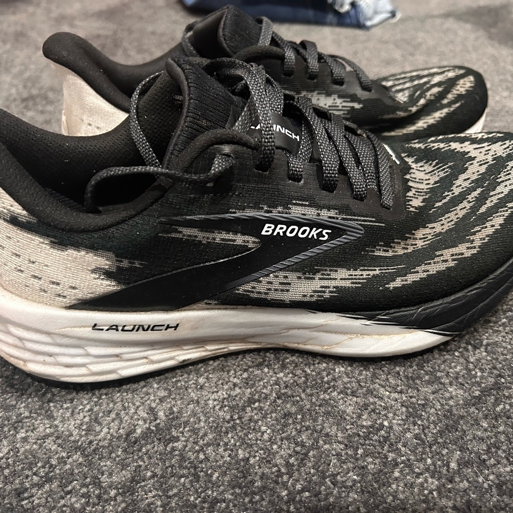 Brooks Launch 11